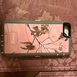 Otter box pink camo IPhone 6s phone case.